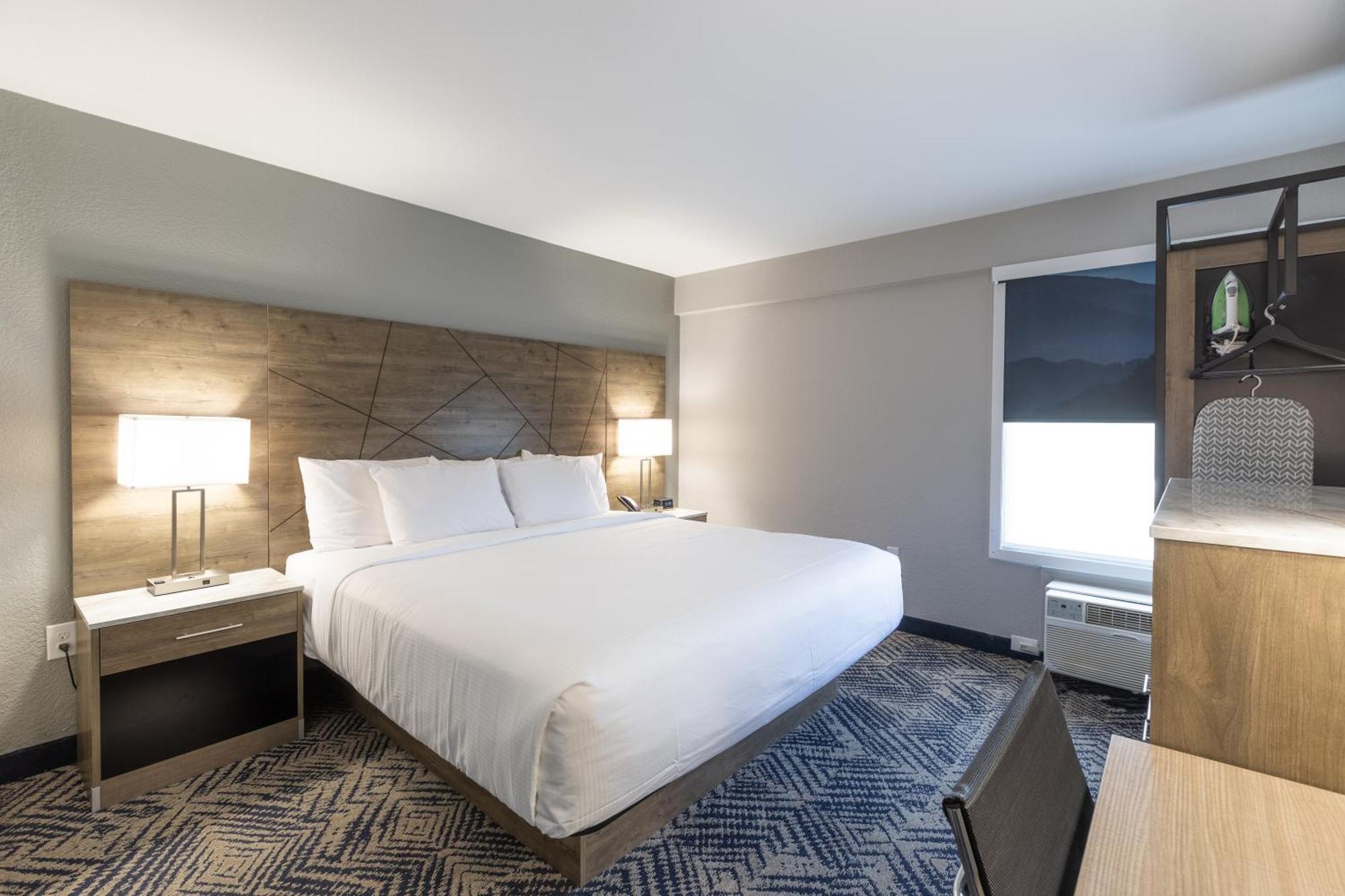 Rodeway Inn & Suites Near Outlet Mall - Asheville Dış mekan fotoğraf