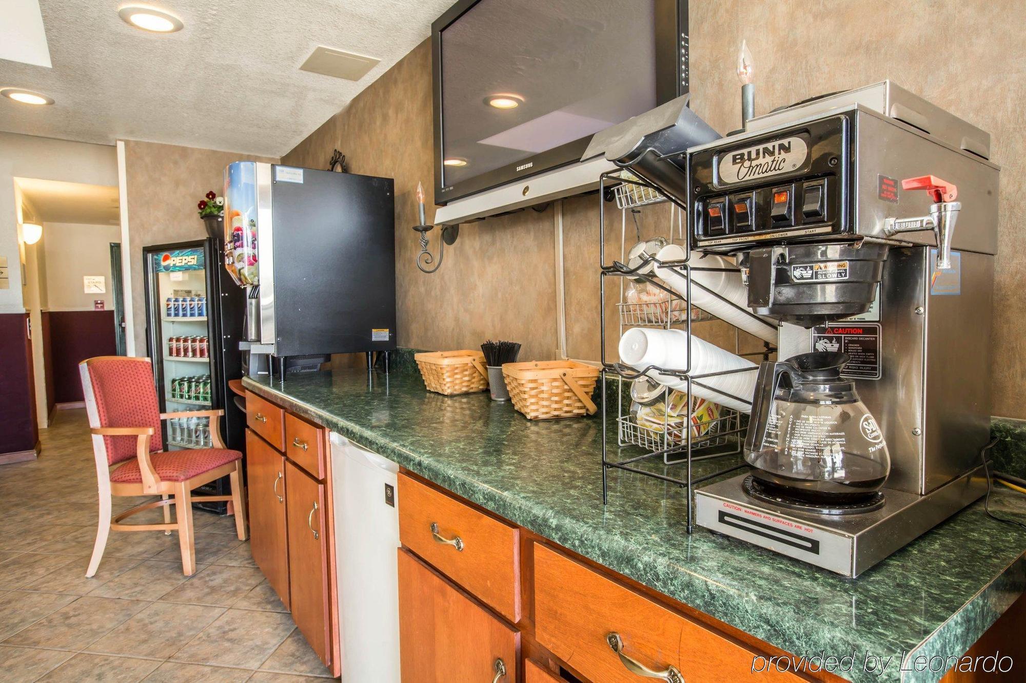 Rodeway Inn & Suites Near Outlet Mall - Asheville Dış mekan fotoğraf