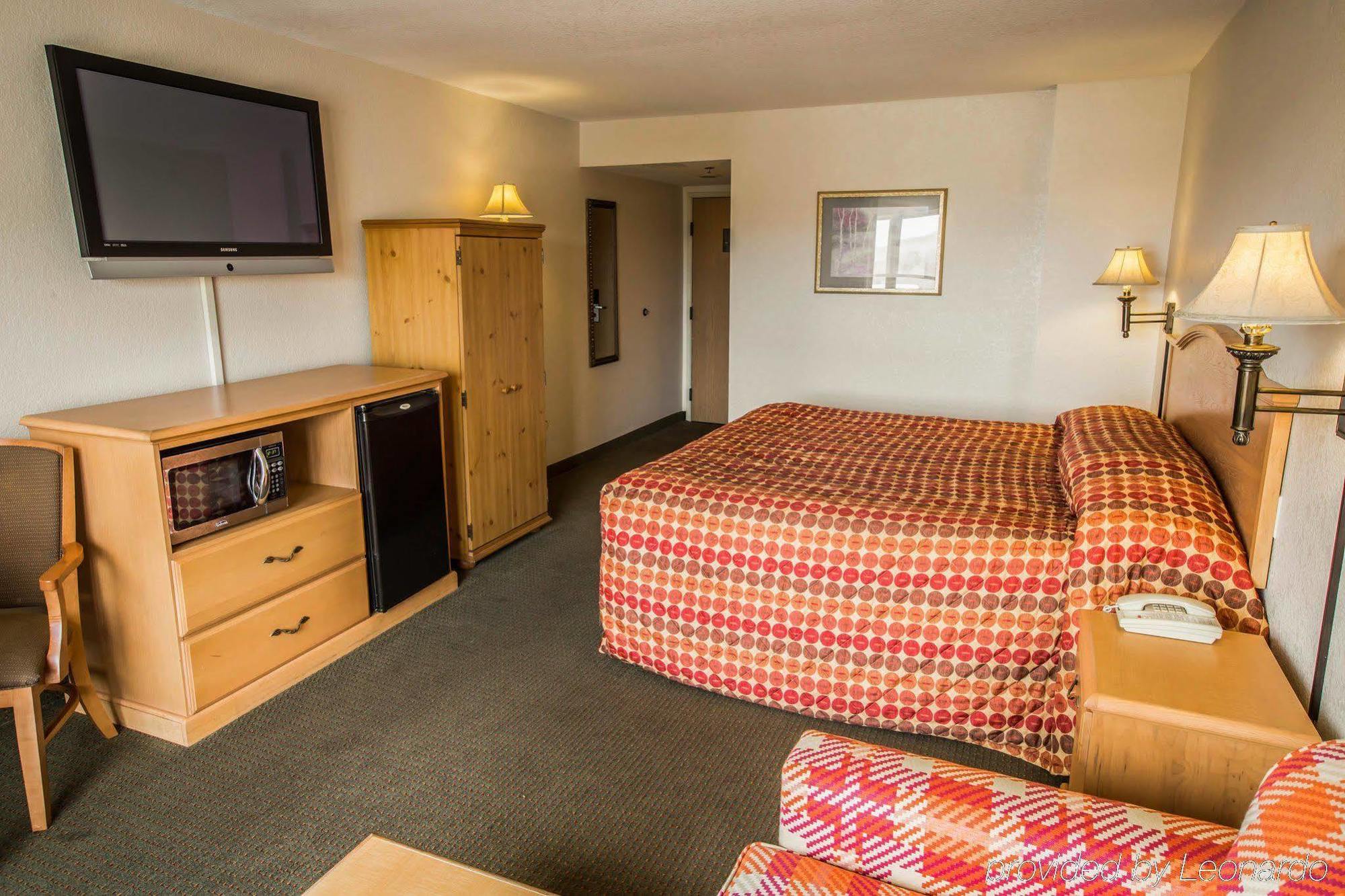 Rodeway Inn & Suites Near Outlet Mall - Asheville Dış mekan fotoğraf