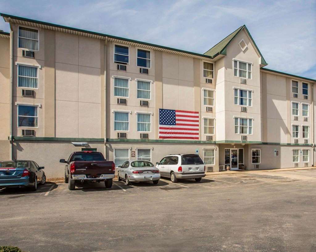 Rodeway Inn & Suites Near Outlet Mall - Asheville Dış mekan fotoğraf