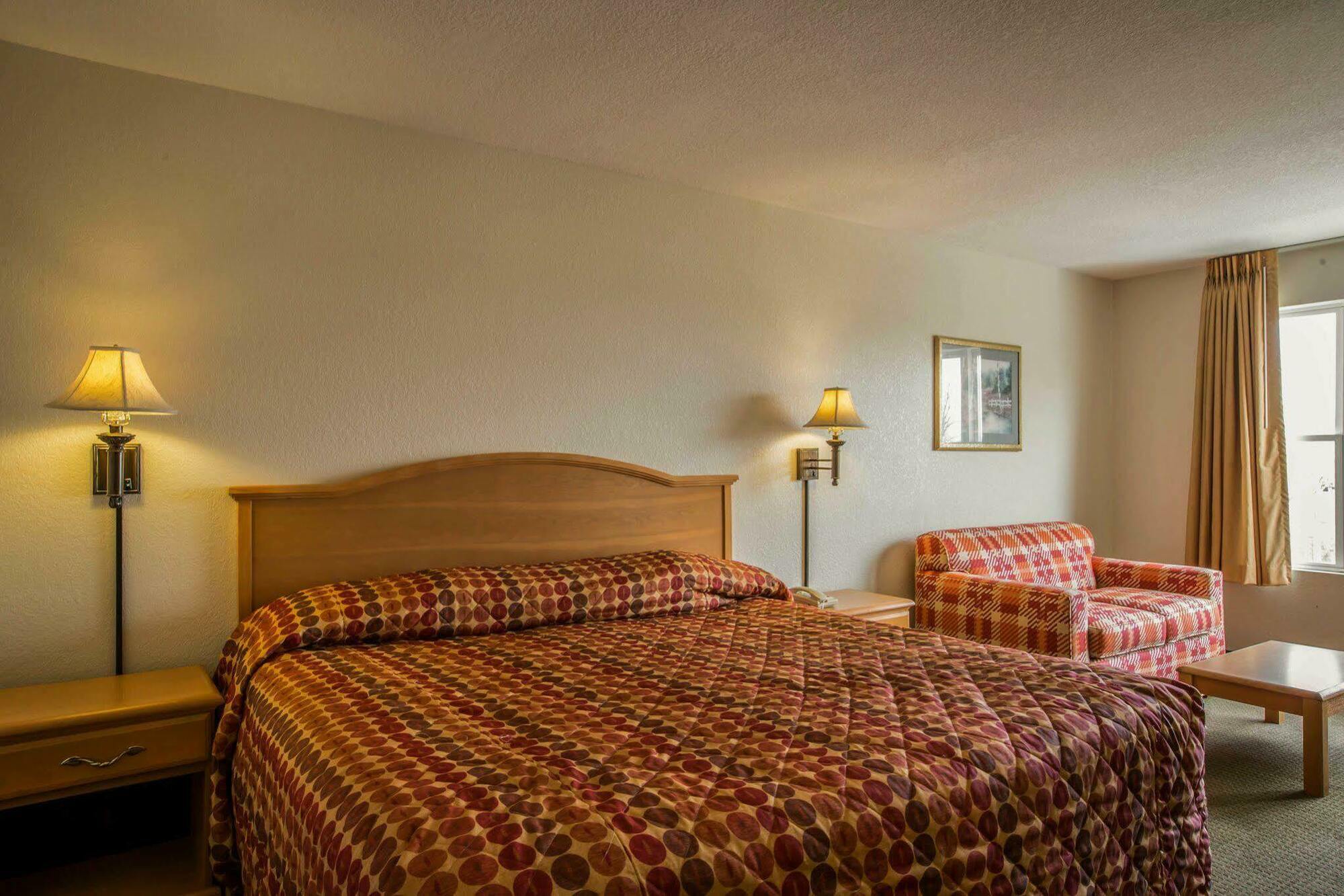 Rodeway Inn & Suites Near Outlet Mall - Asheville Dış mekan fotoğraf