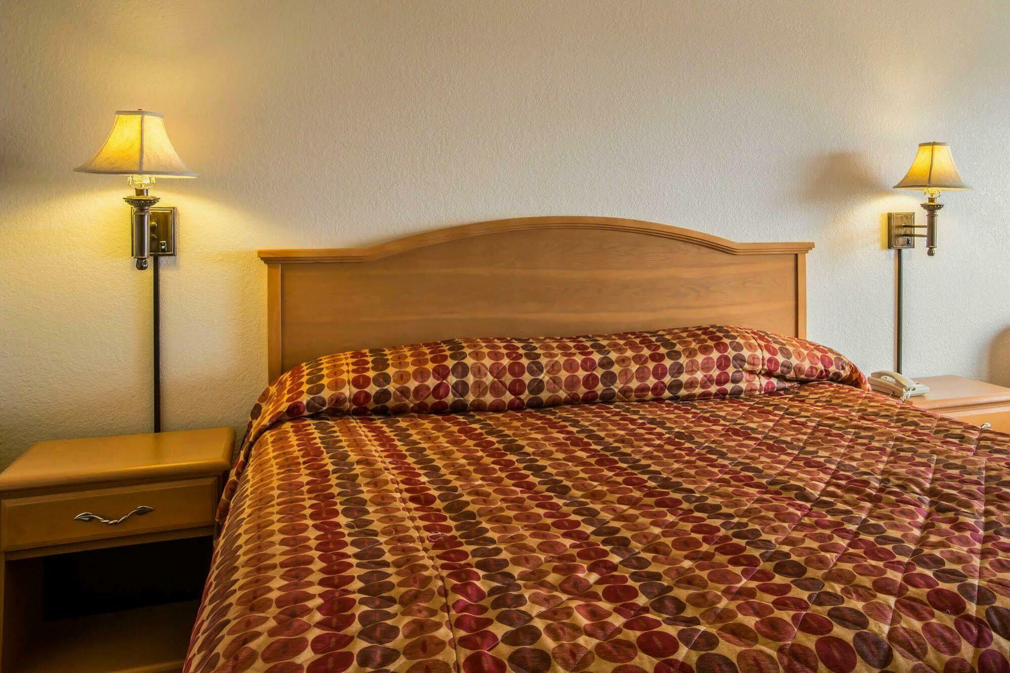 Rodeway Inn & Suites Near Outlet Mall - Asheville Dış mekan fotoğraf