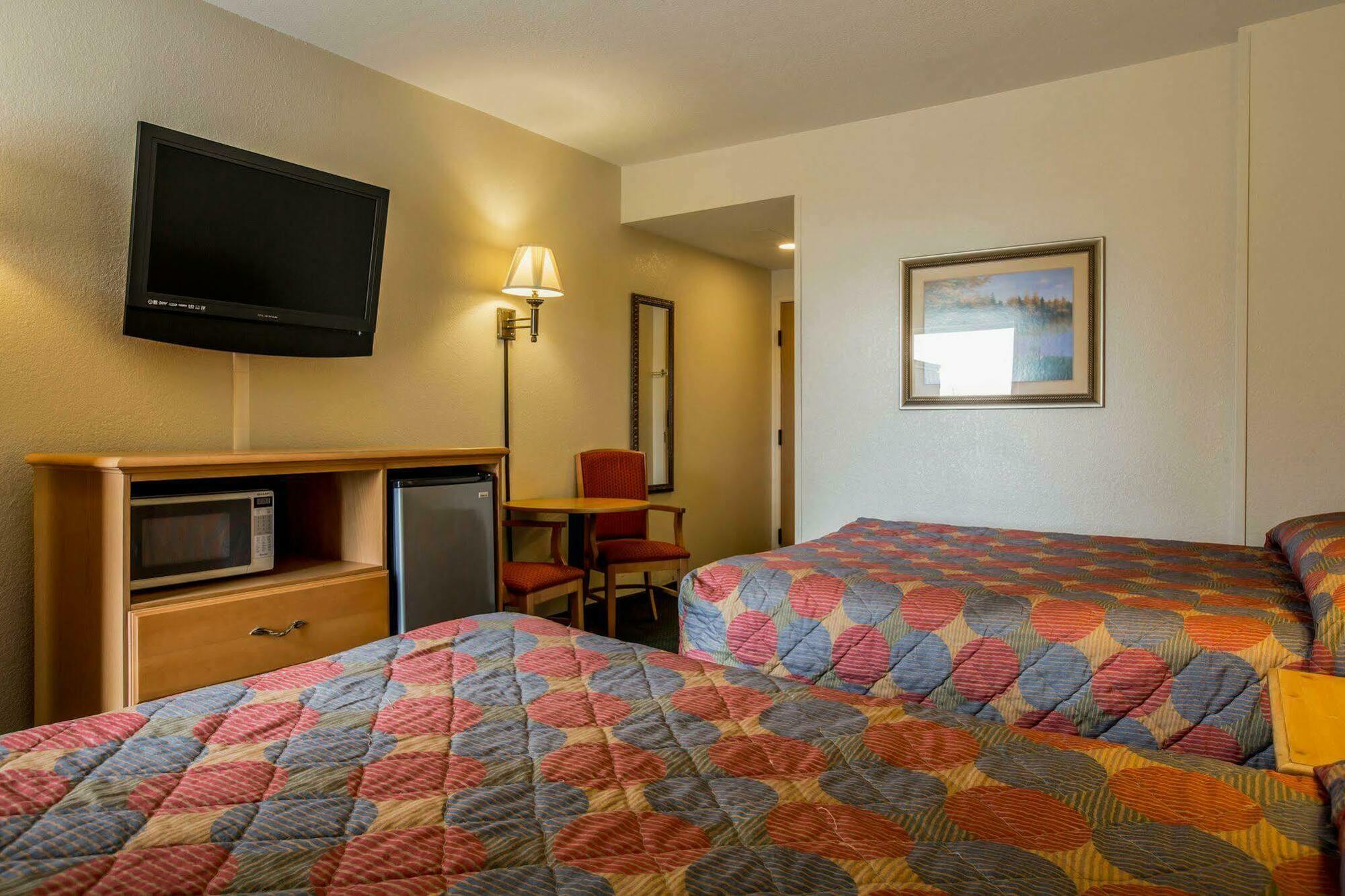 Rodeway Inn & Suites Near Outlet Mall - Asheville Dış mekan fotoğraf